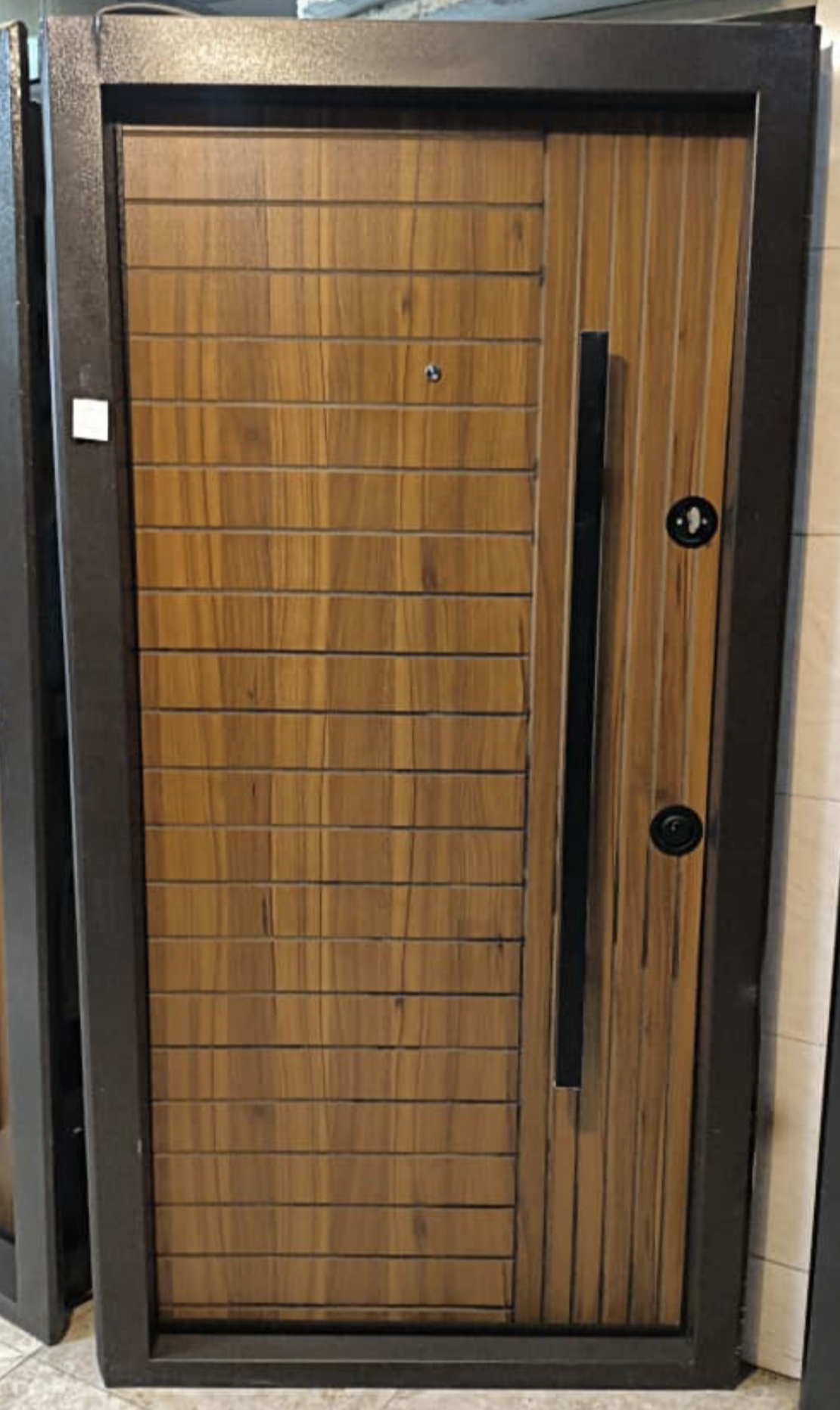 درب ضد سرقت آیسان pvc جهت چپ